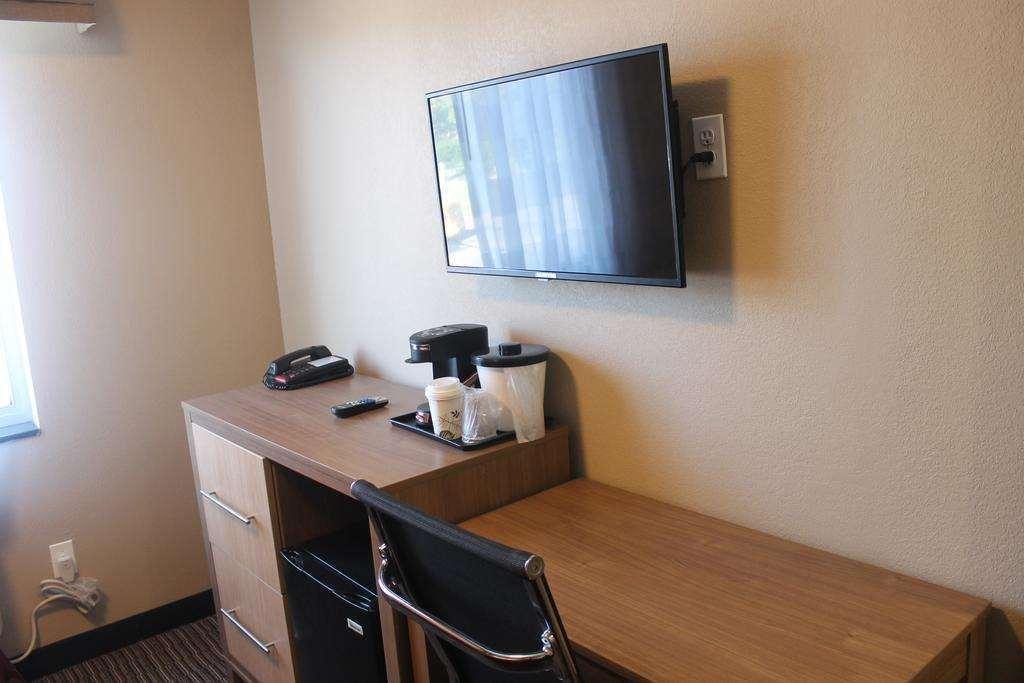 Days Inn By Wyndham Brooklyn Borough Park New York Eksteriør billede